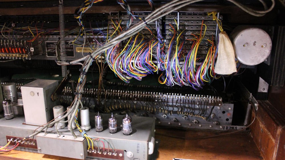 550 is a 1954 Hammond B2 cabinet with A-100 Parts (Similar to B-3).  Serial #54487