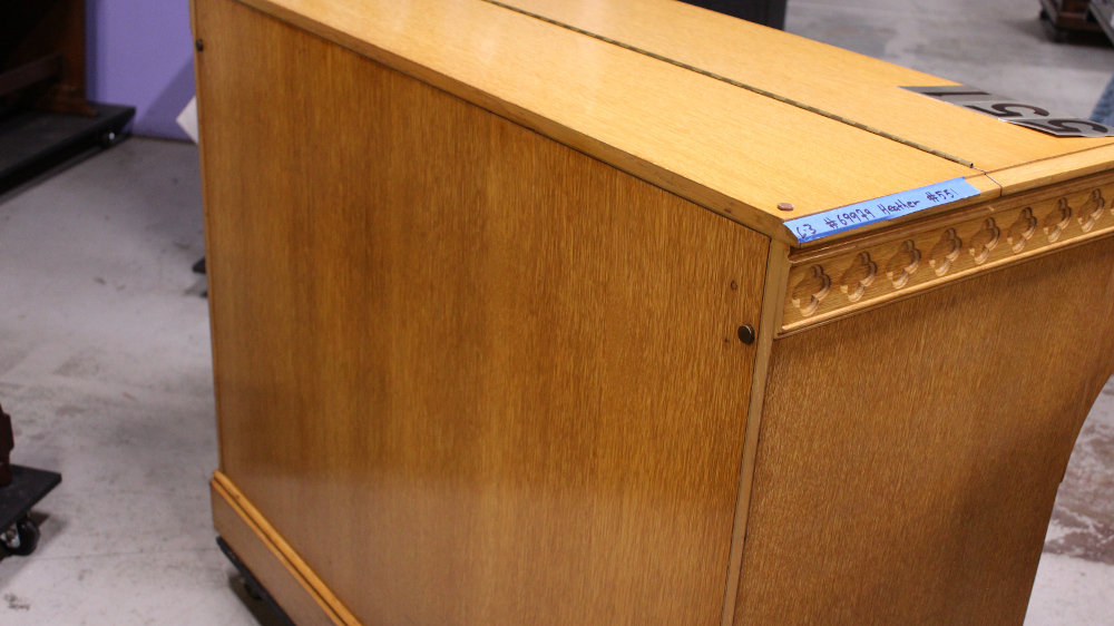 551 is a Hammond C-3 in a Blond finish. Serial #69979