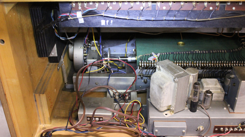 551 is a Hammond C3 in a Blond finish. Serial #69979