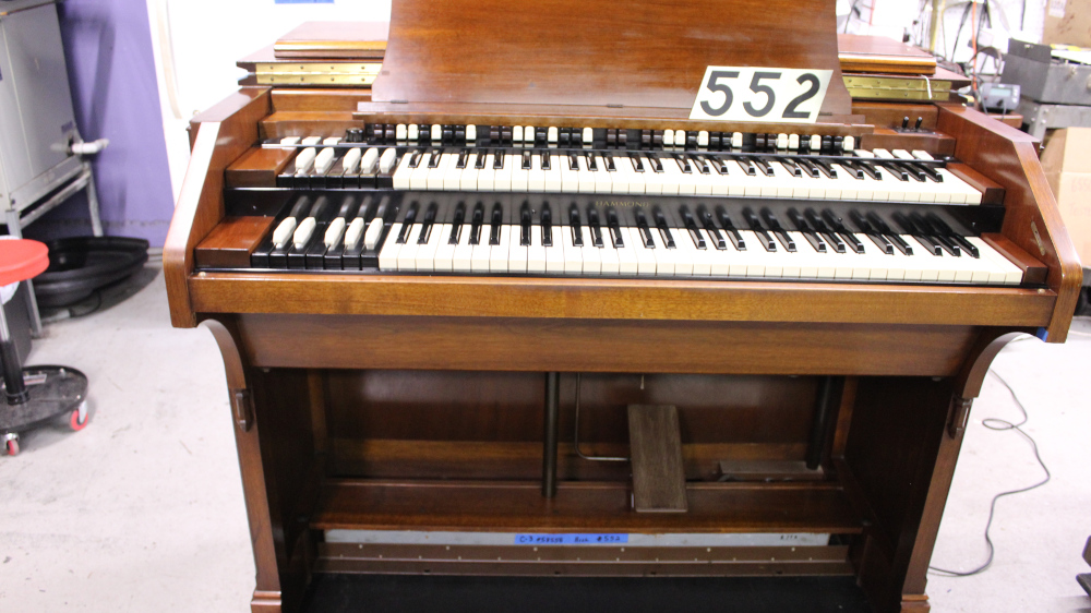 552 is a Hammond C3 in a Walnut finish. Serial #58558