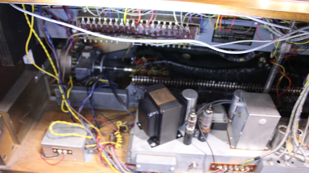 556 is a 1971 Hammond B3 in a Walnut finish close to MINT condition with Leslie 122. Serial #C-155500