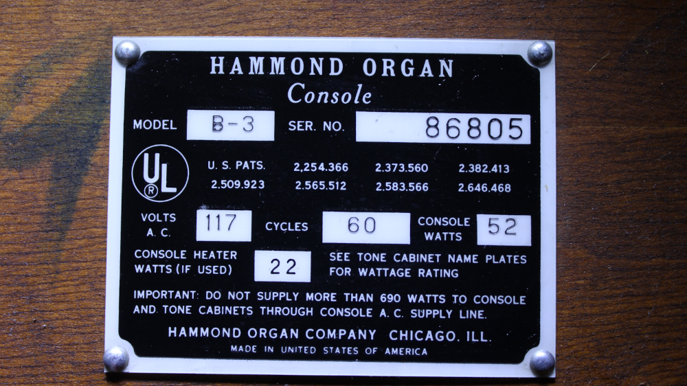 579 is a 1962 Hammond B3 in a Walnut finish.  Serial #86805