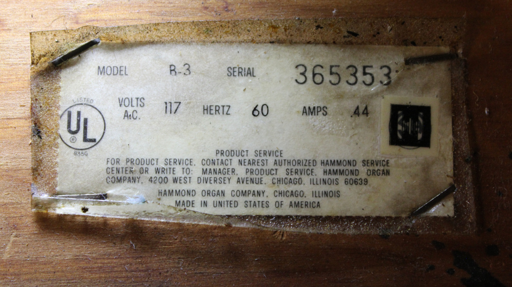 587 is a 1974 Hammond B3 in a Walnut finish. Serial #365353