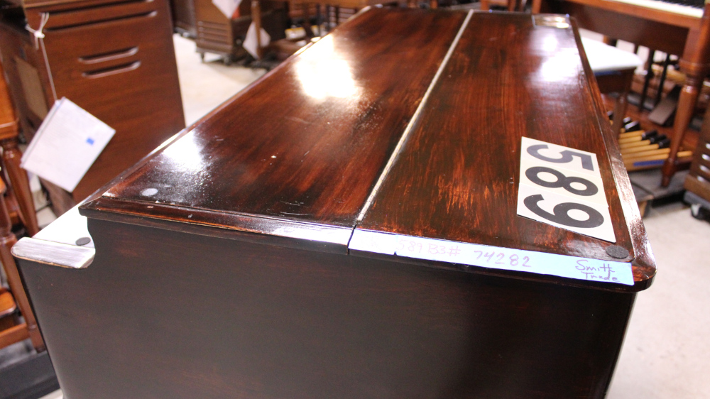 589 is a 1958 Hammond B3.  Serial #74282