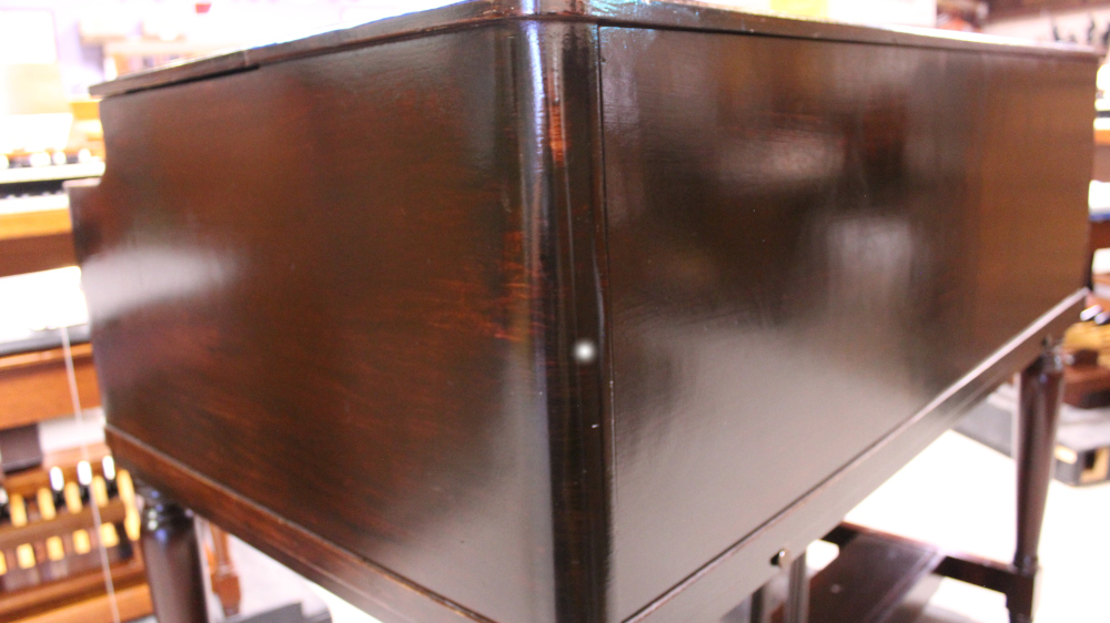 589 is a 1958 Hammond B3.  Serial #74282