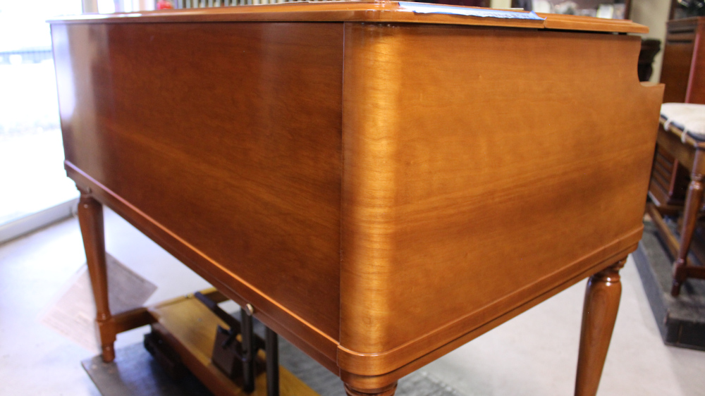 590 is a 1964 Hammond  B3 in a Walnut finish.