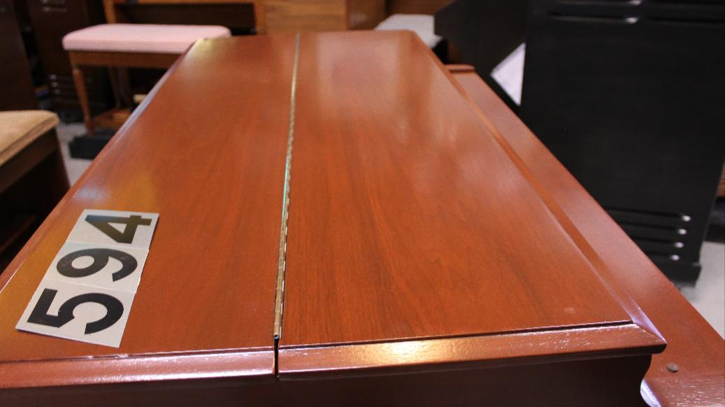 594 is a 1951 Hammond B2/B3 refinished in Cherry-wood.