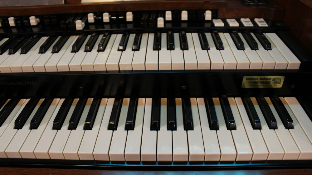 613 is 1965 Hammond A-105 for sale