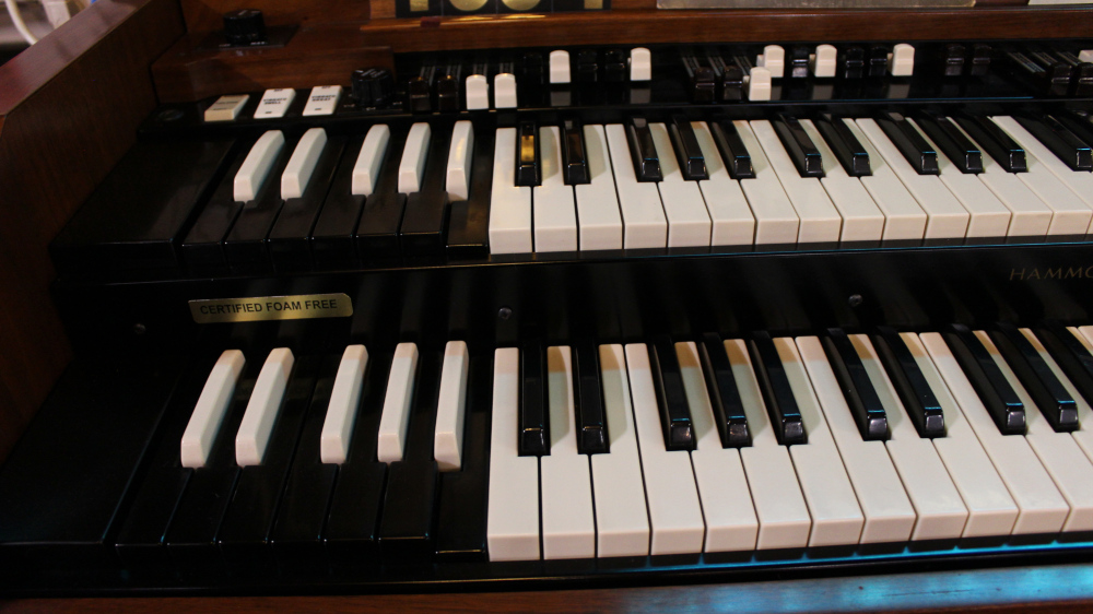 613 is 1965 Hammond A-105 for sale