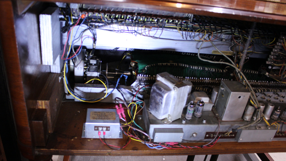 618 is a 1956 Hammond B3 in a Walnut finish for sale.