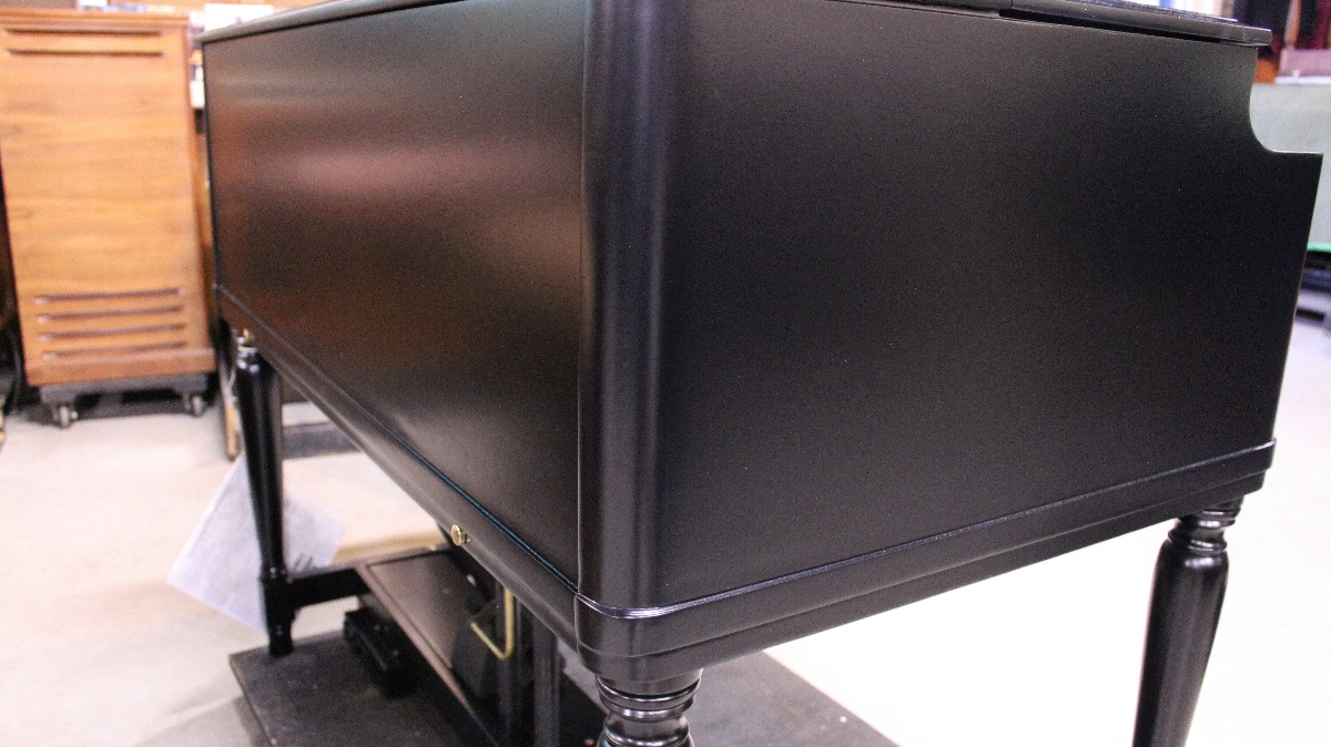 630 is a 1966 Hammond B3 in an Ebony finish.