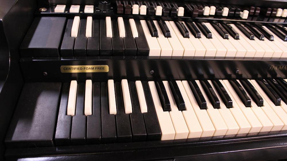 631 is a 1969 Hammond B3 in an ebony finish for sale. Serial number A-45047