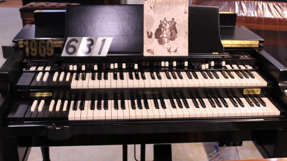631 is a 1969 Hammond B3 in an ebony finish for sale. Serial number A-45047