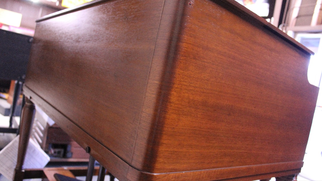 632 is a 1954 Hammond B2 in a Walnut finish.