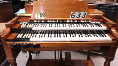 633 is a 1958 Hammond B3 in a mahogany finish for sale!