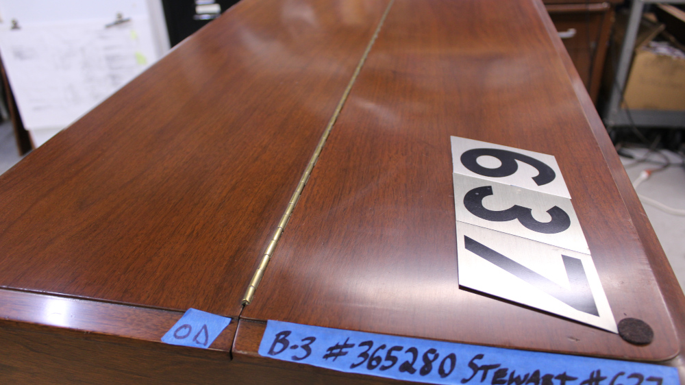 637 is a 1974 Hammond B3 in a Walnut finish for sale!