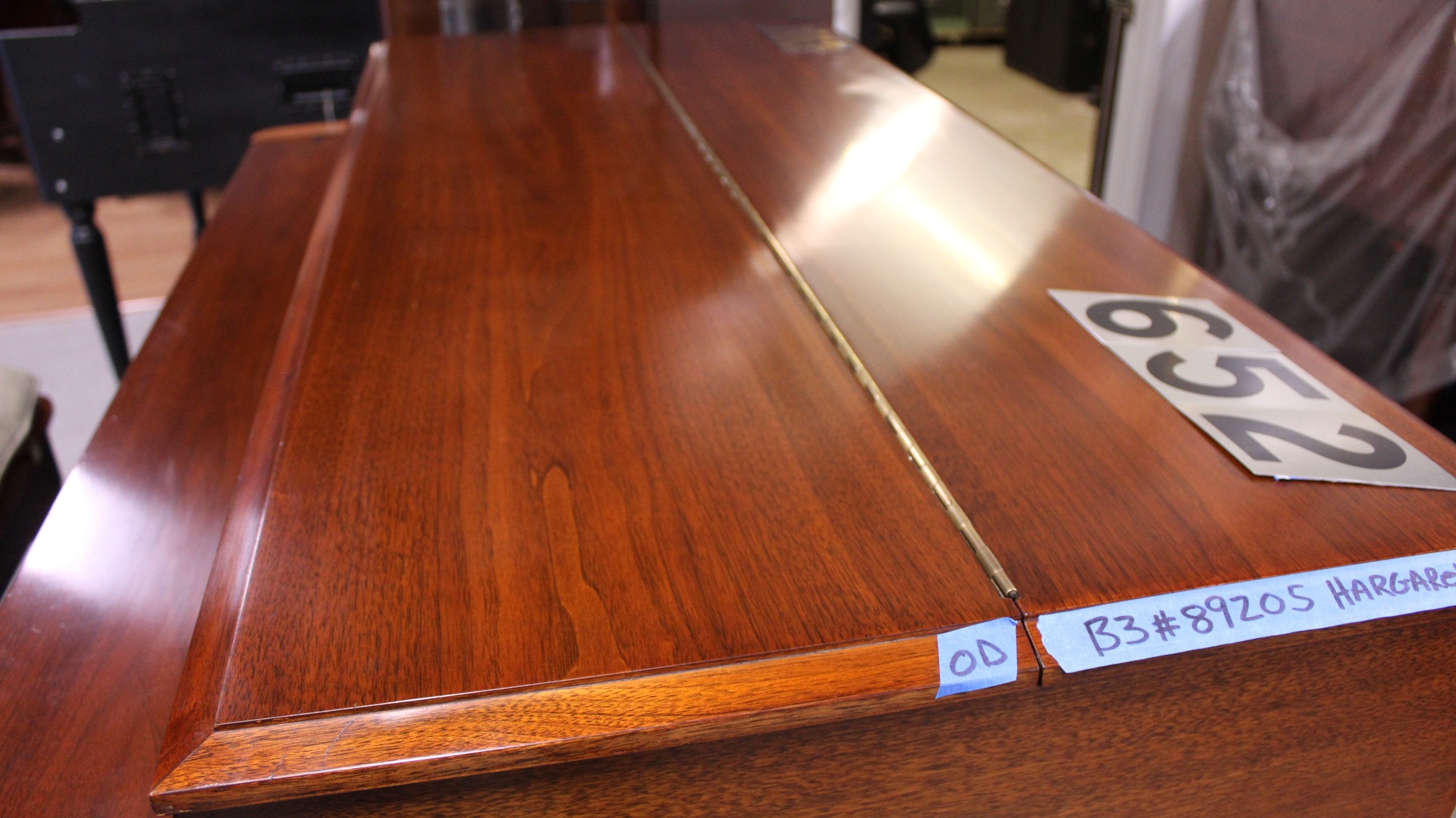 652 is a 1963 Hammond B3 in a Walnut finish for sale! 