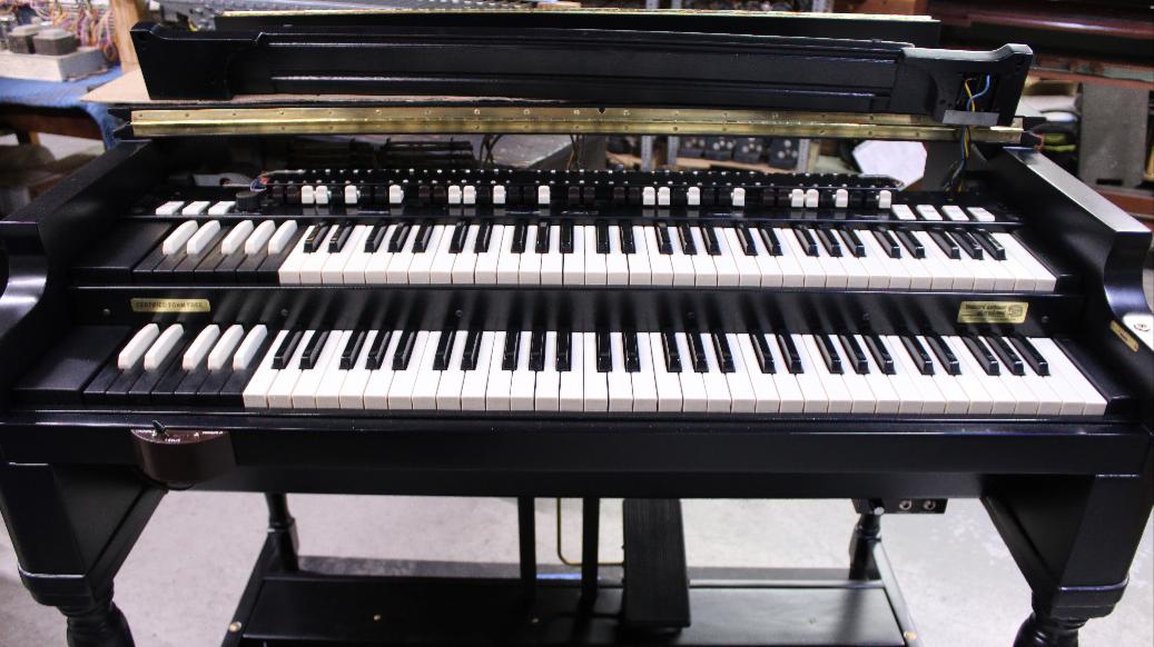 This 1966 ebony Hammond B3 (Serial #95886) has been fully restored and looks as good as it sounds—authentic vintage tone, flawless finish, pure Hammond magic.