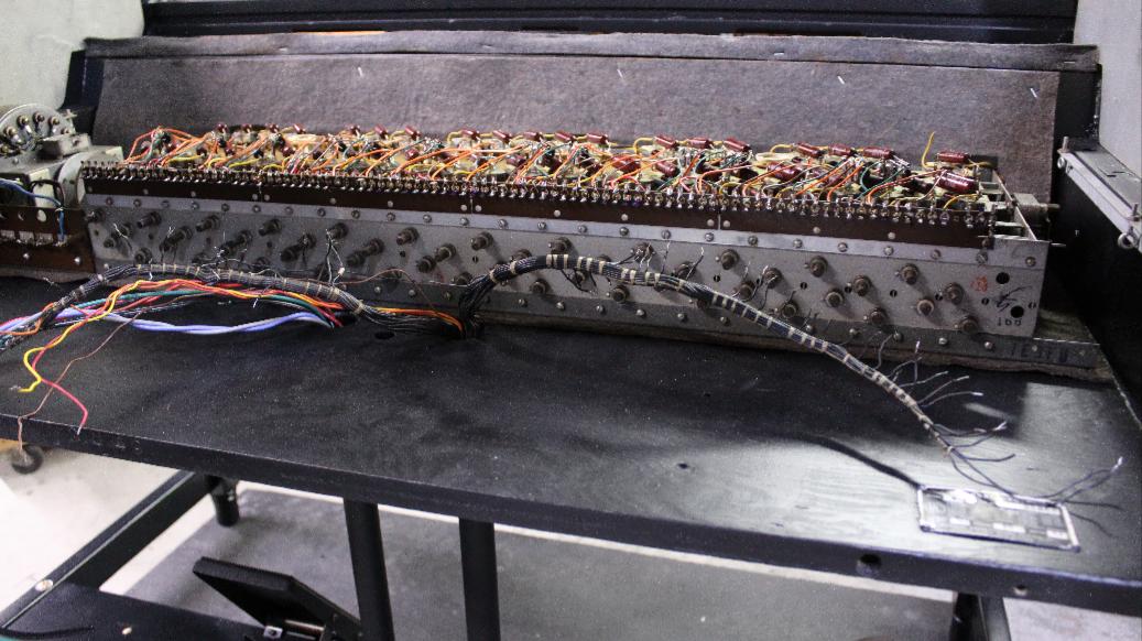 This 1966 ebony Hammond B3 (Serial #95886) has been fully restored and looks as good as it sounds—authentic vintage tone, flawless finish, pure Hammond magic.