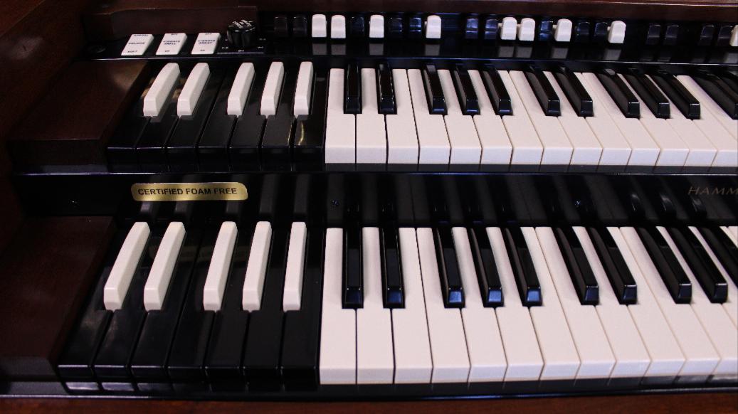 663 is a 1950 Hammond B2/B3 in a walnut finish SOLD!.  Serial #36877