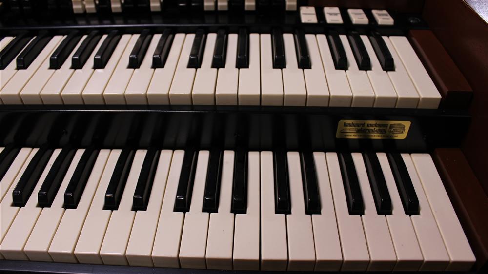 1961 Hammond B3 organ 667 in a walnut finish, image 1