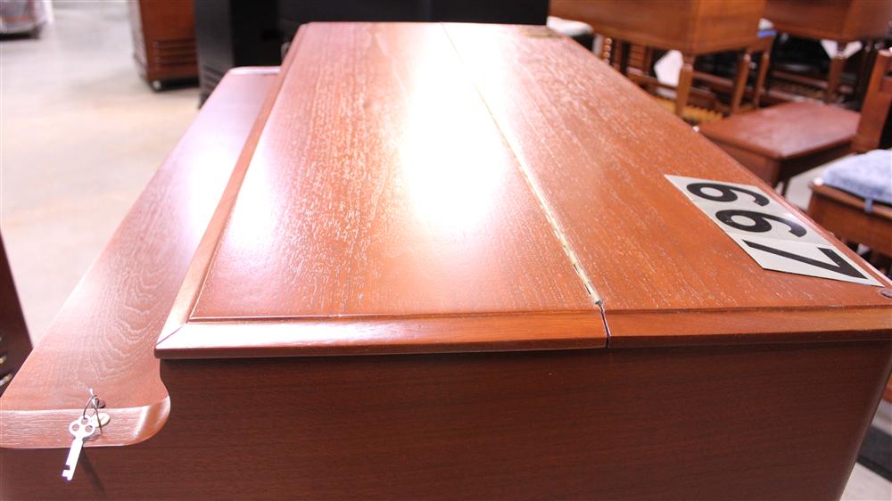 1961 Hammond B3 organ 667 in a walnut finish, image 3