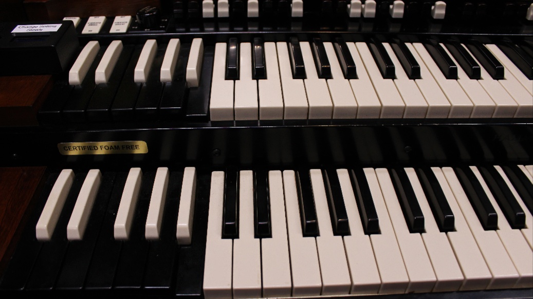 668 is a 1959 Hammond C3 in a Walnut finish.