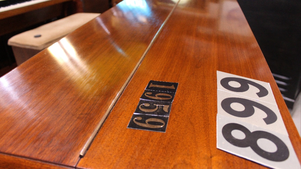 668 is a 1959 Hammond C3 in a Walnut finish for sale.
