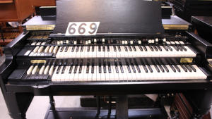 #669 is a 1969 Hammond B3 in an ebony finish for sale!