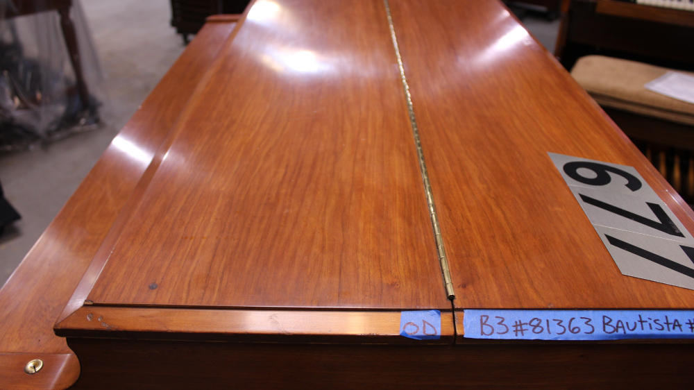 677 is a 1960 Hammond B-3 in a fruitwood finish, Serial 81363, for sale now. A sought-after console from Hammond's most celebrated years, prized by musicians and collectors alike.