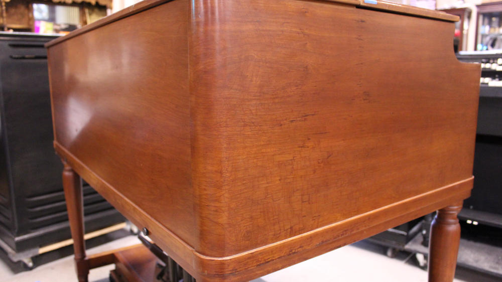 677 is a 1960 Hammond B-3 in a fruitwood finish, Serial 81363, for sale now. A sought-after console from Hammond's most celebrated years, prized by musicians and collectors alike. for sale!