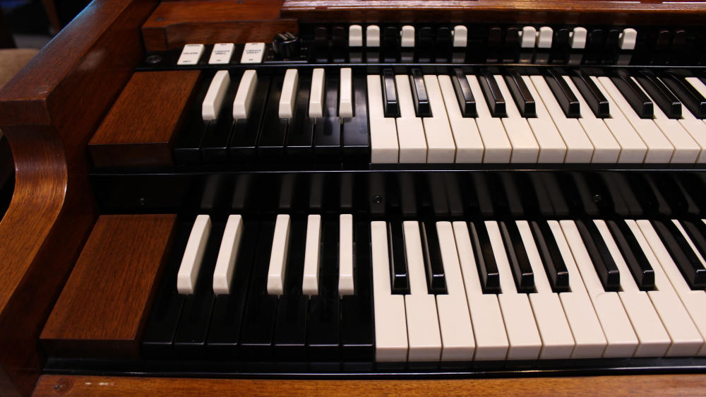 680 is a 1957 Hammond B-3 in a mahogany finish, Serial 67860, for sale now. Sit at the keys, pull the drawbars, and you’ll feel why this golden-era B-3 became the heartbeat of gospel, jazz, and blues. for sale!