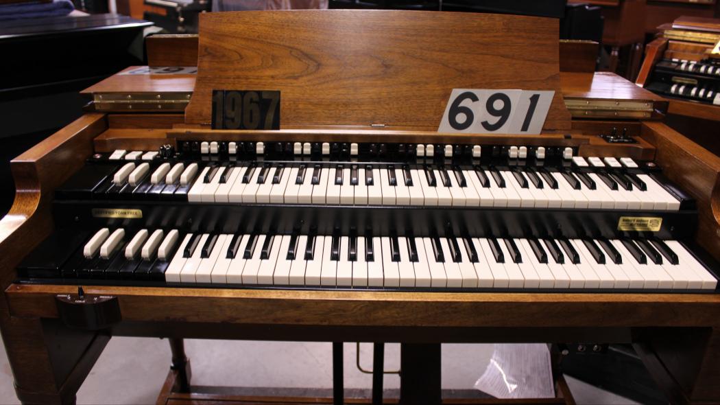 1967 Hammond B3 organ in walnut finish for sale, serial number 97477