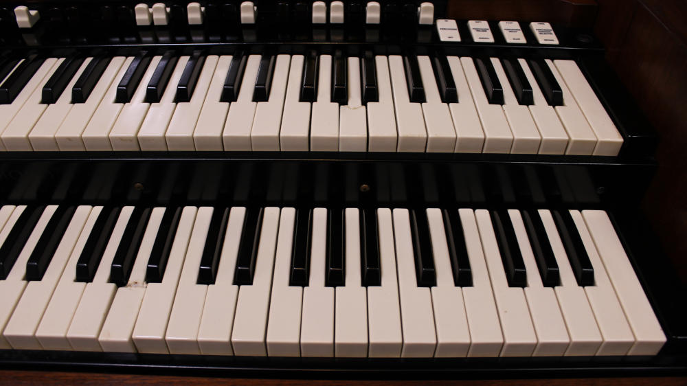 705 is a 1962 Classic Hammond C3 tonewheel organ for sale