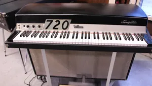 720 is a Fender Rhodes Suitcase 73 electric piano for sale!