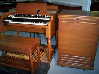 Cherry wood Hammond B3 with Leslie speaker