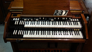 Hammond A-105 with RED CAPS